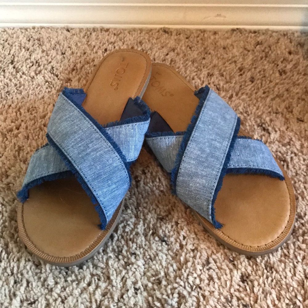 TOMS VEGAN CHAMBRAY SANDALS